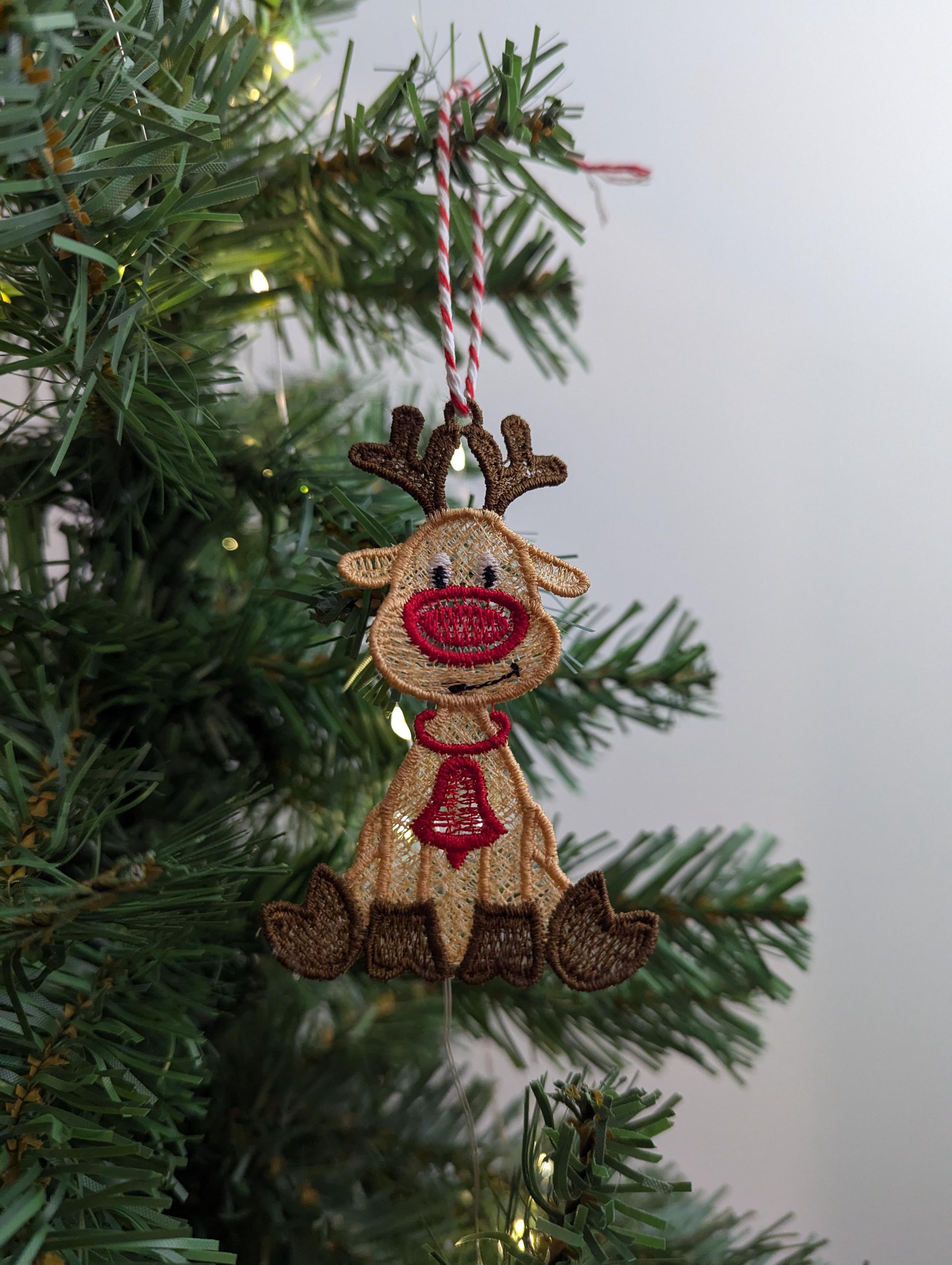 Embroidered Lace Reindeer Christmas Ornament: Hanging Decoration