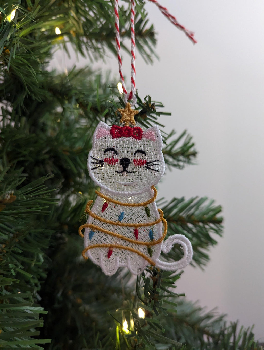 Embroidered Lace Christmas Cat Ornament: Holiday Decor