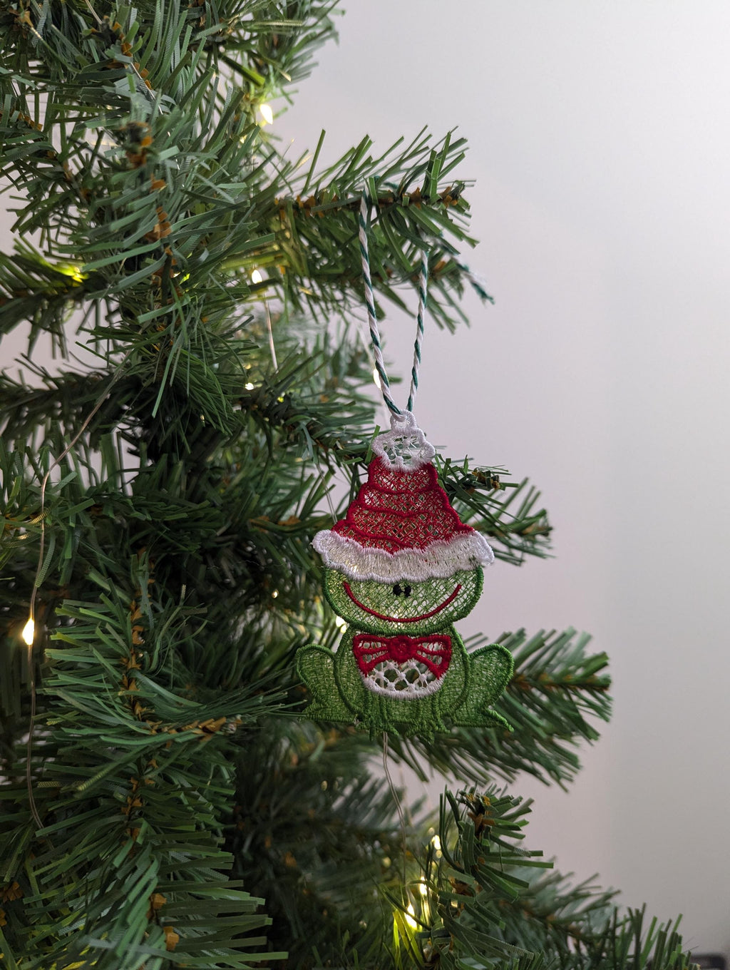 Embroidered Christmas Frog Ornament: Festive Holiday Decor
