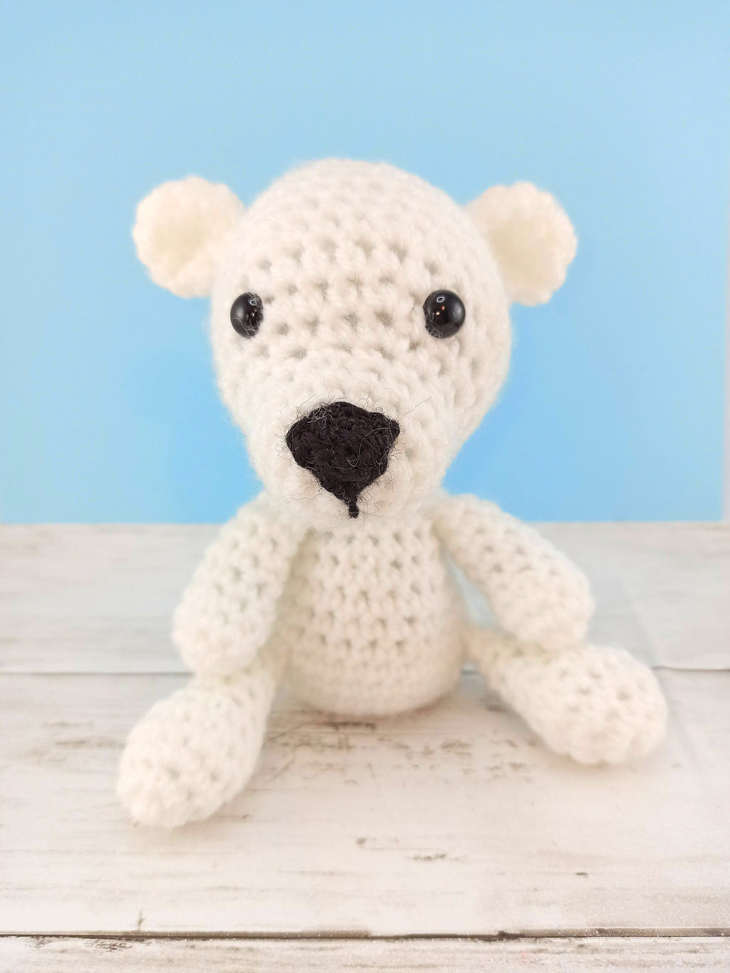 Crochet Polar Bear Amigurumi: Small Cuddly Plush Toy