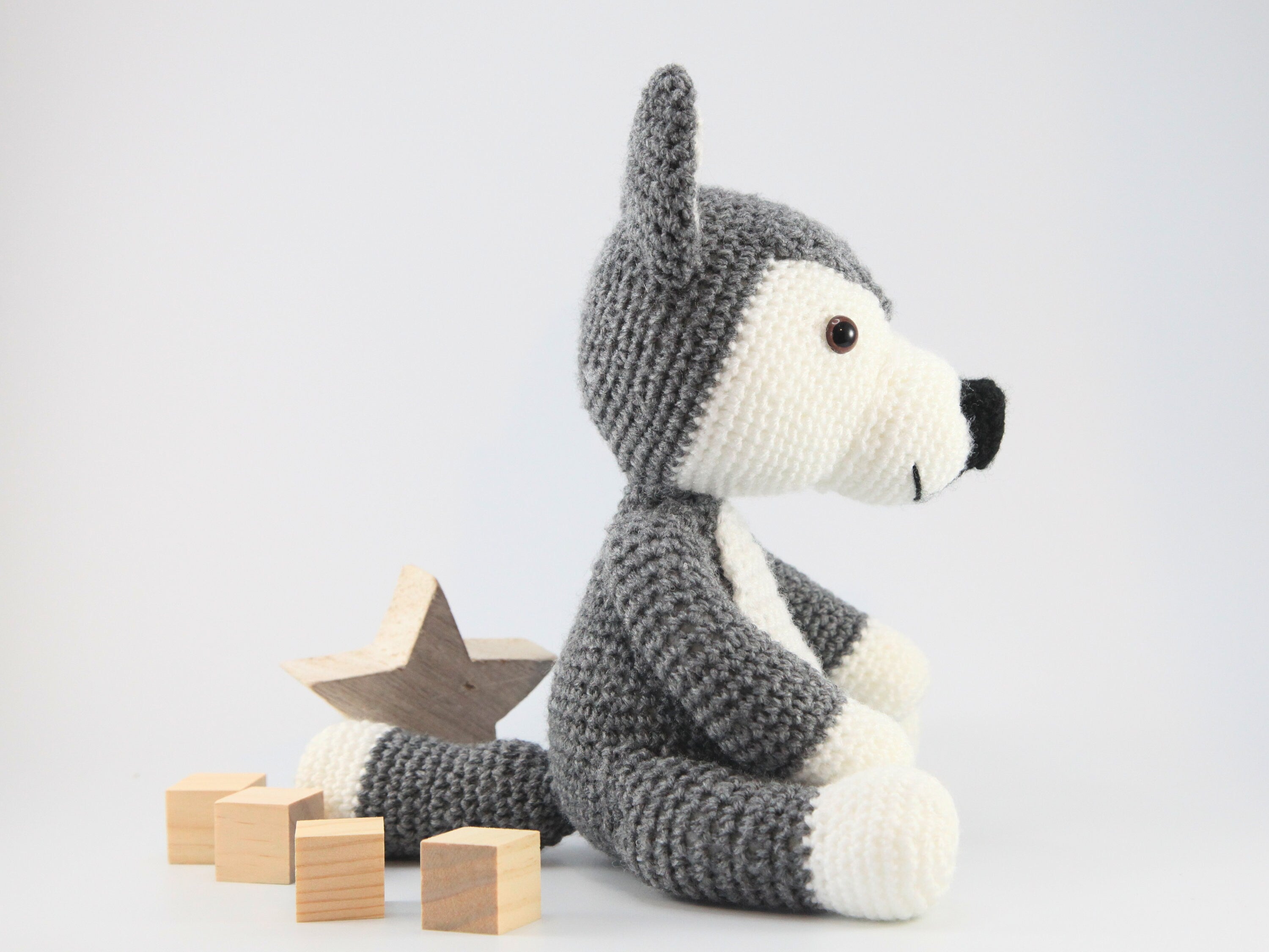 Husky dog toy, crochet cuddly toy, soft plush toy, husky gift, wolf
