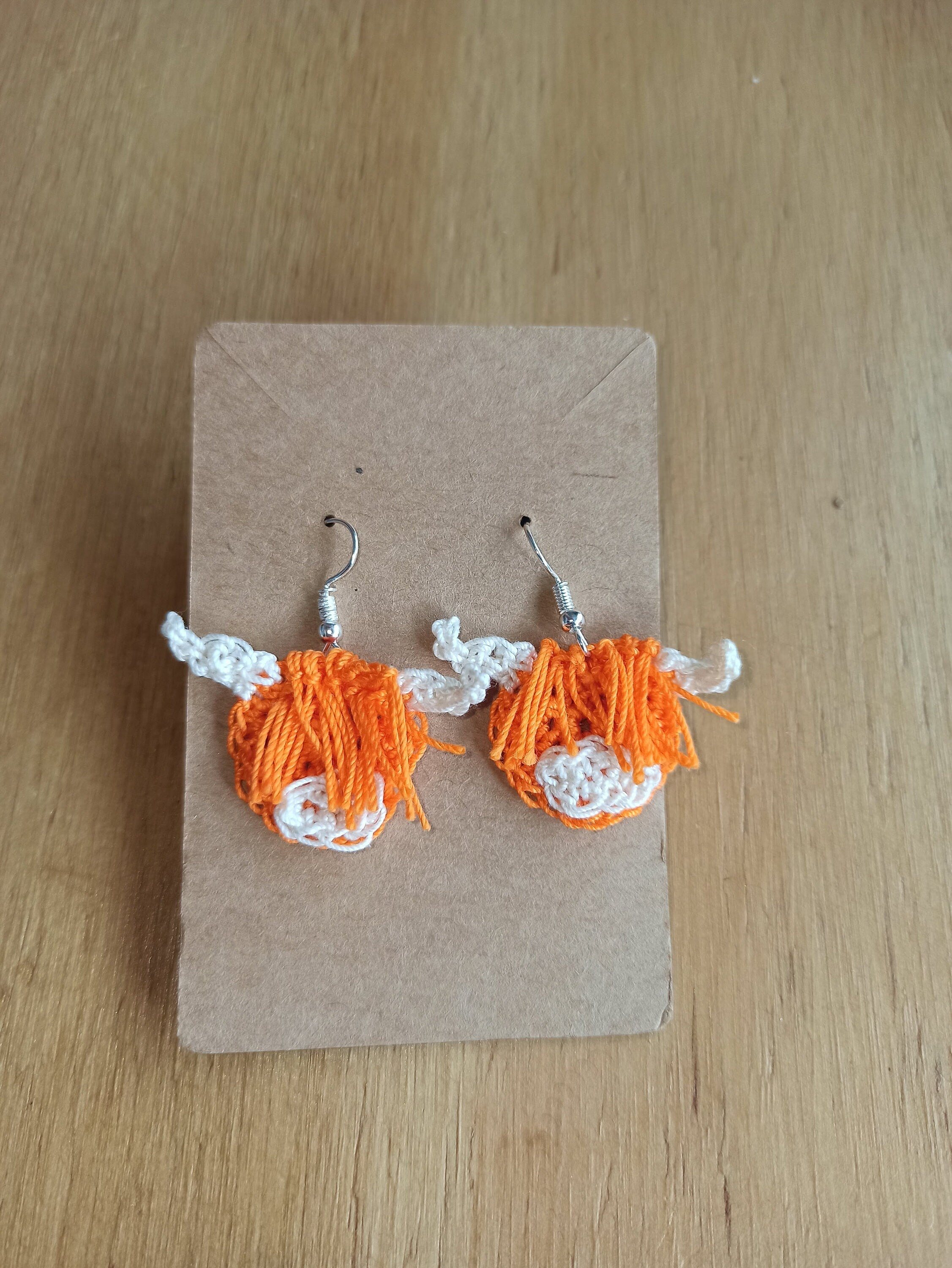 Highland cow earrings, crochet gift for women girls, Scottish present jewellery drop dangle earrings