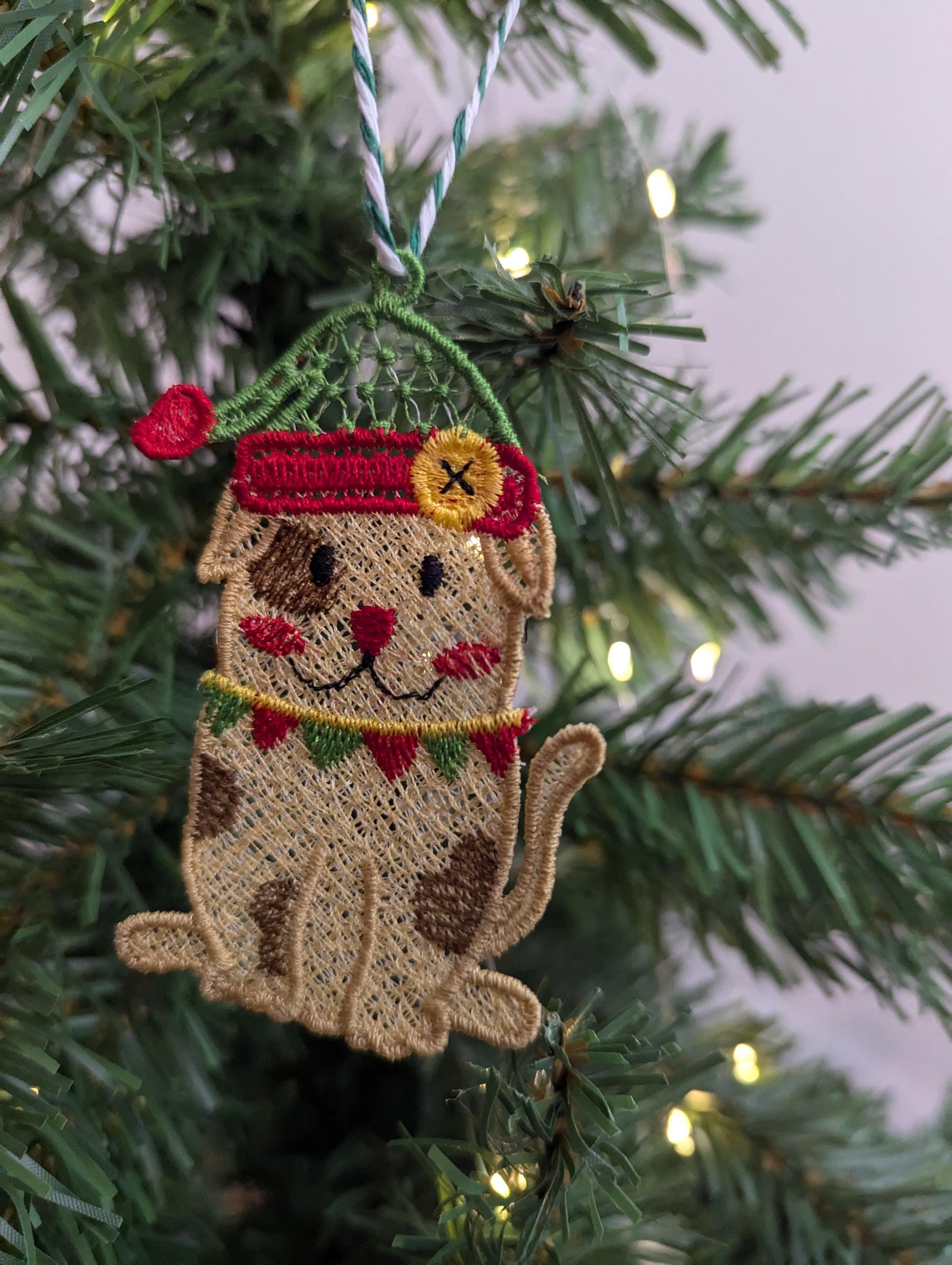 Lace Christmas Dog Ornament: Machine Embroidery Pet Decoration