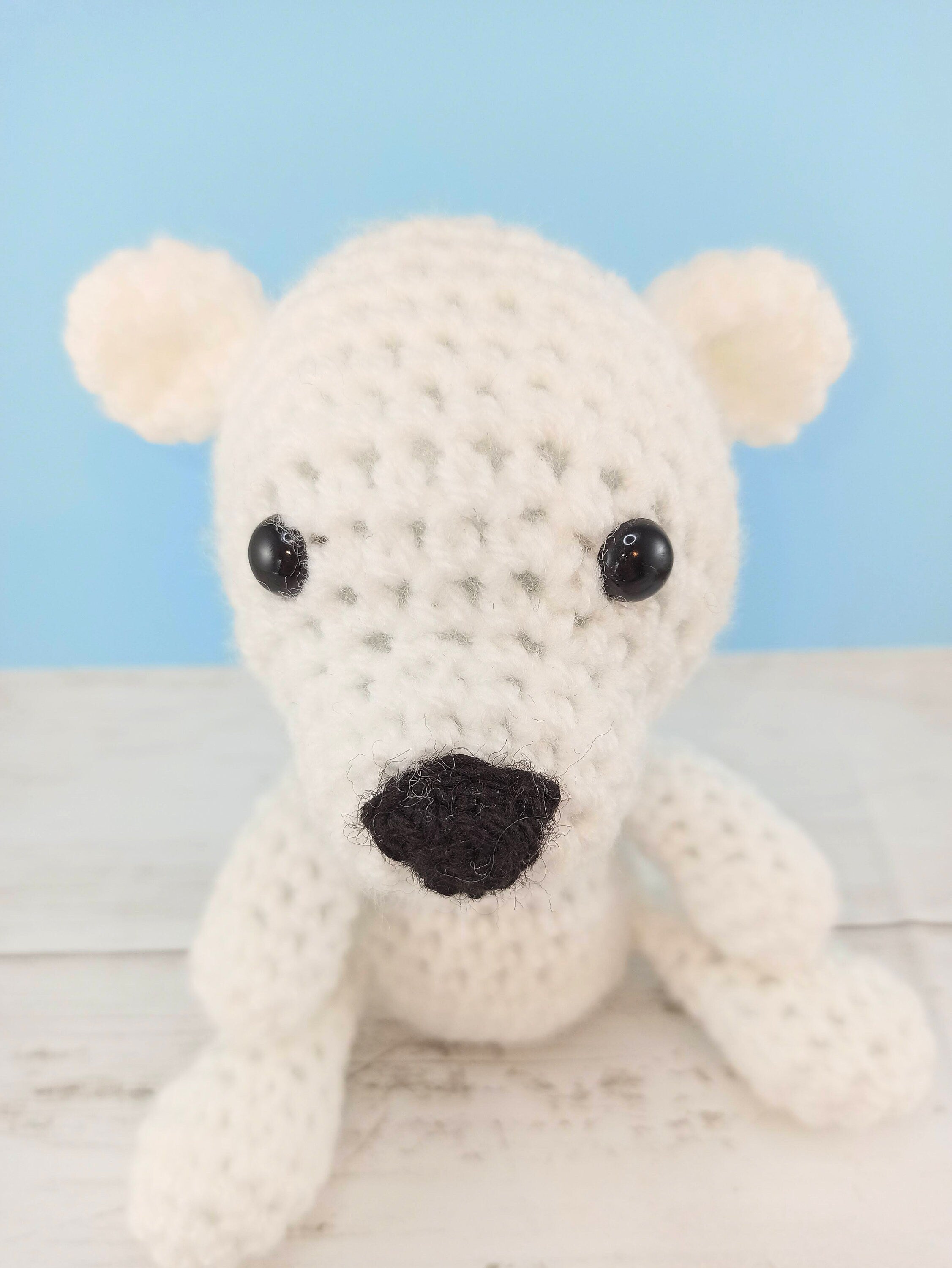 Crochet Polar Bear Amigurumi: Small Cuddly Plush Toy