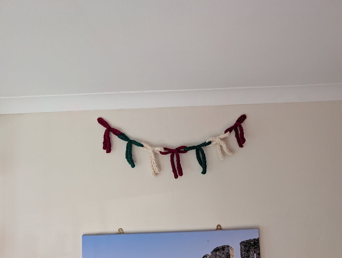 Chunky Bow Garland Crocheted, maroon green and cream