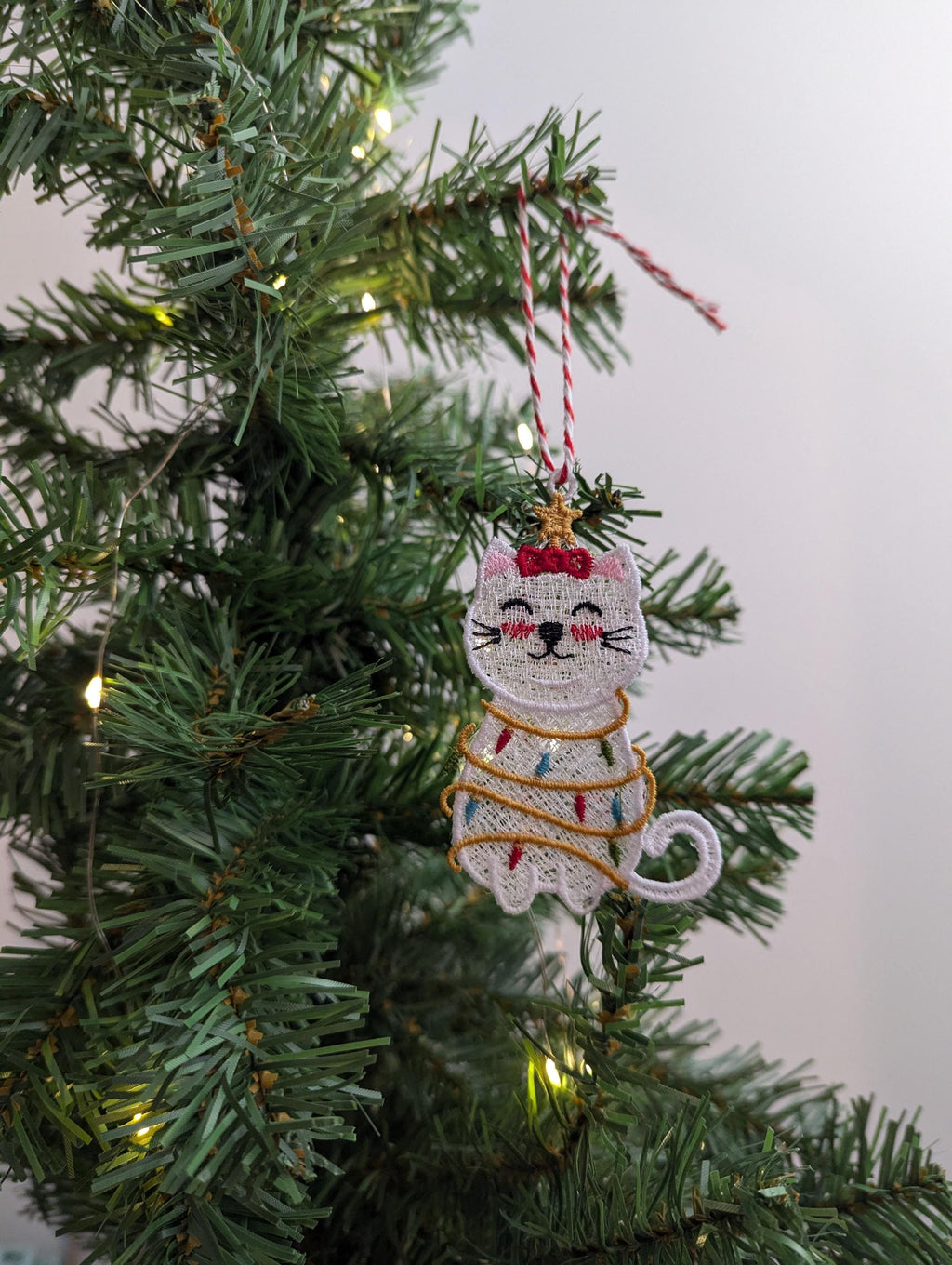 Embroidered Lace Christmas Cat Ornament: Holiday Decor