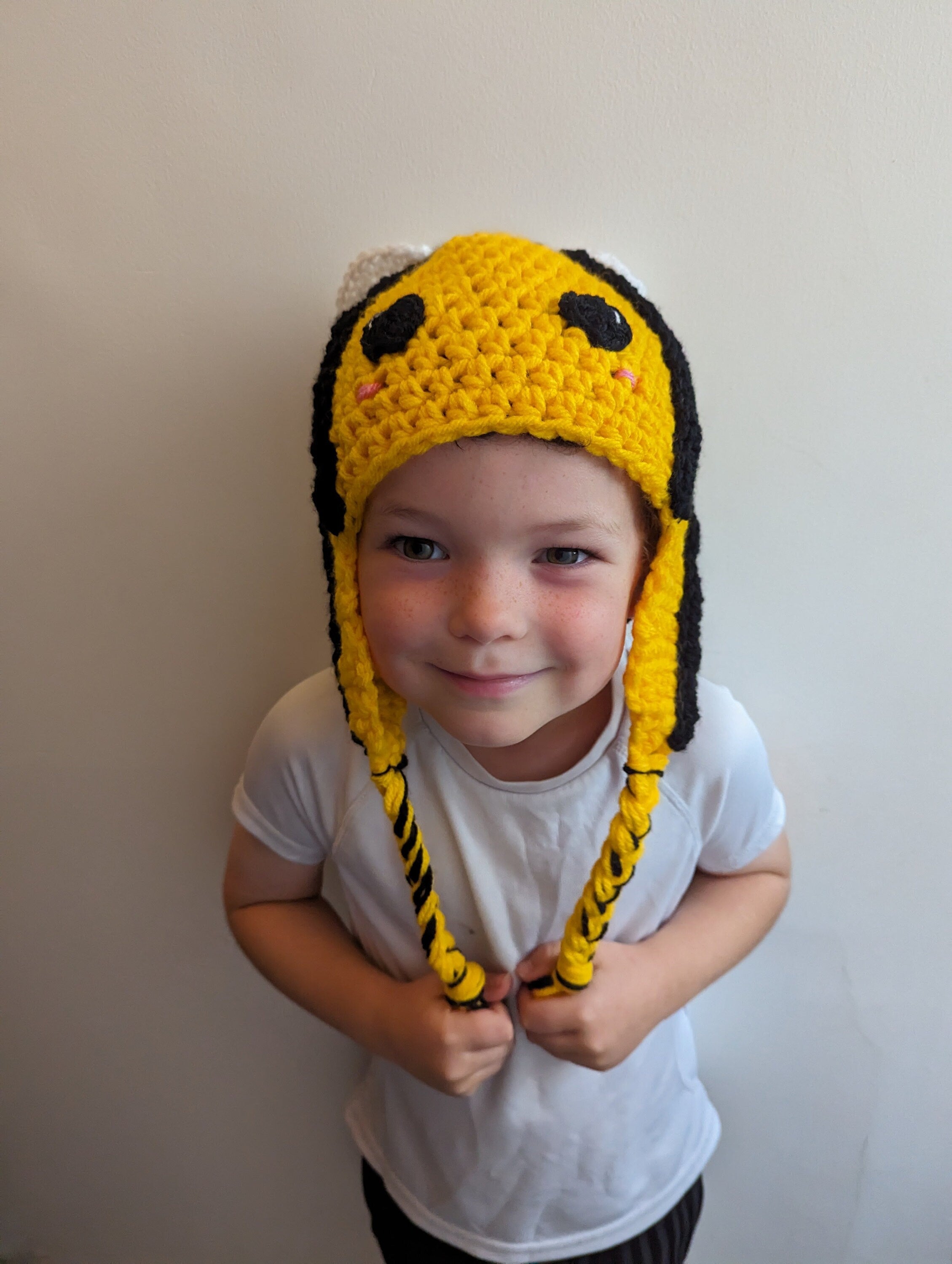 Crochet Bee hat, winter novelty hat, newborn, child, toddler, adult sizes
