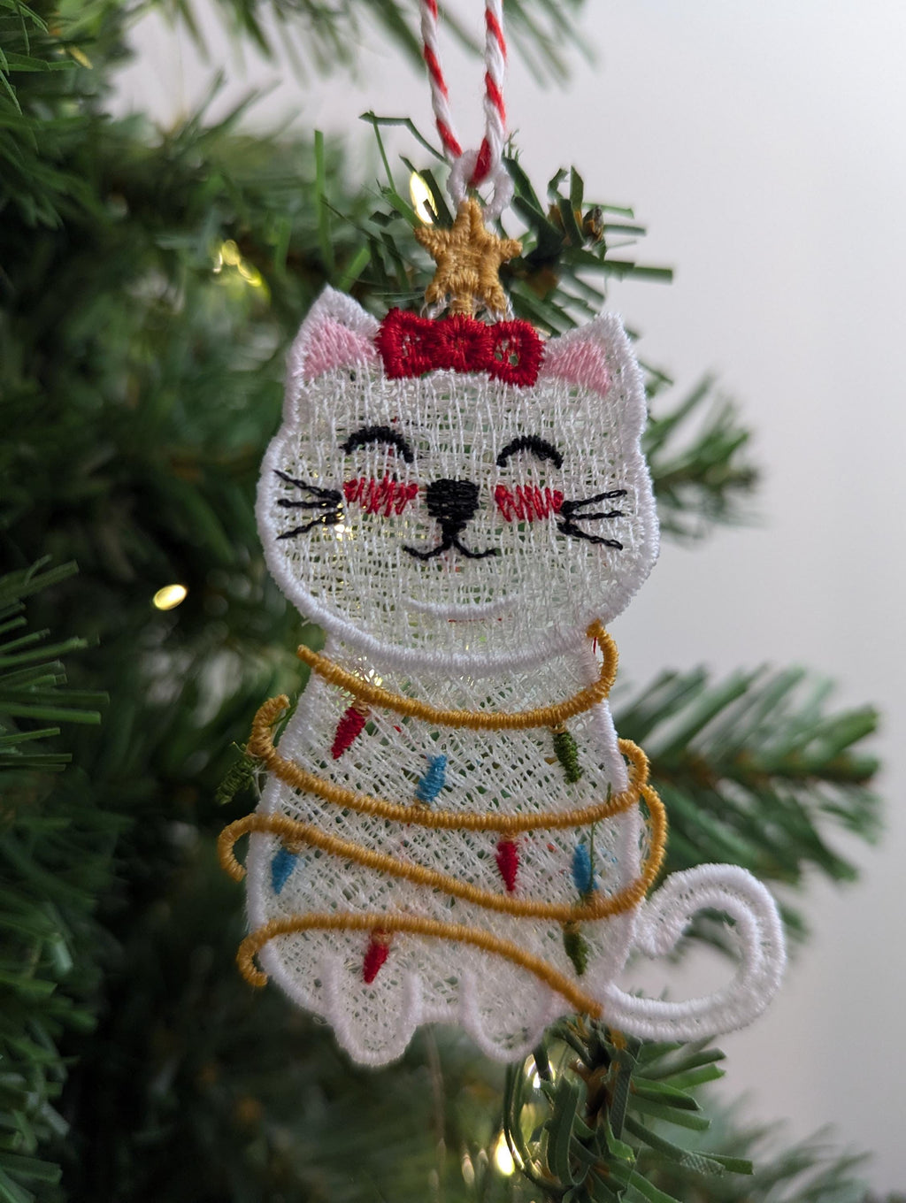 Embroidered Lace Christmas Cat Ornament: Holiday Decor
