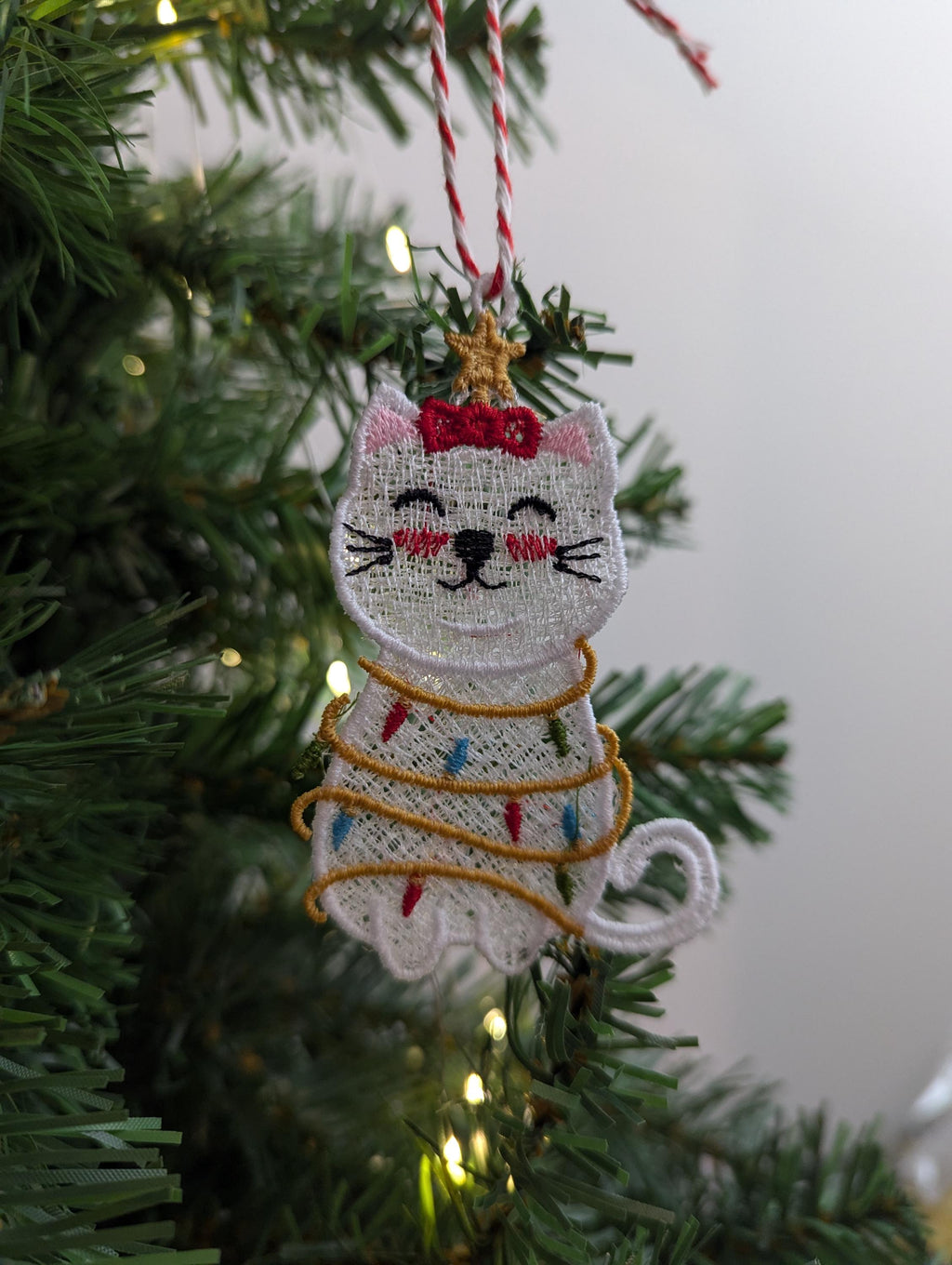 Embroidered Lace Christmas Cat Ornament: Holiday Decor