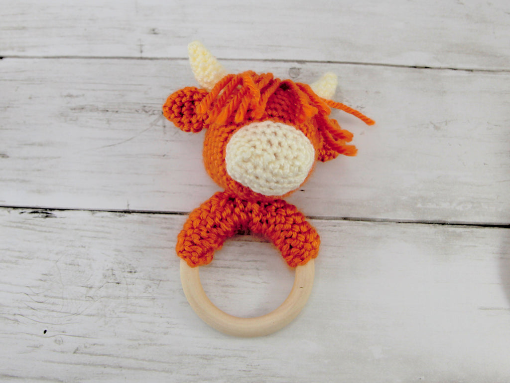 Crochet Highland Cow Teether Rattle, Wooden Teething Ring