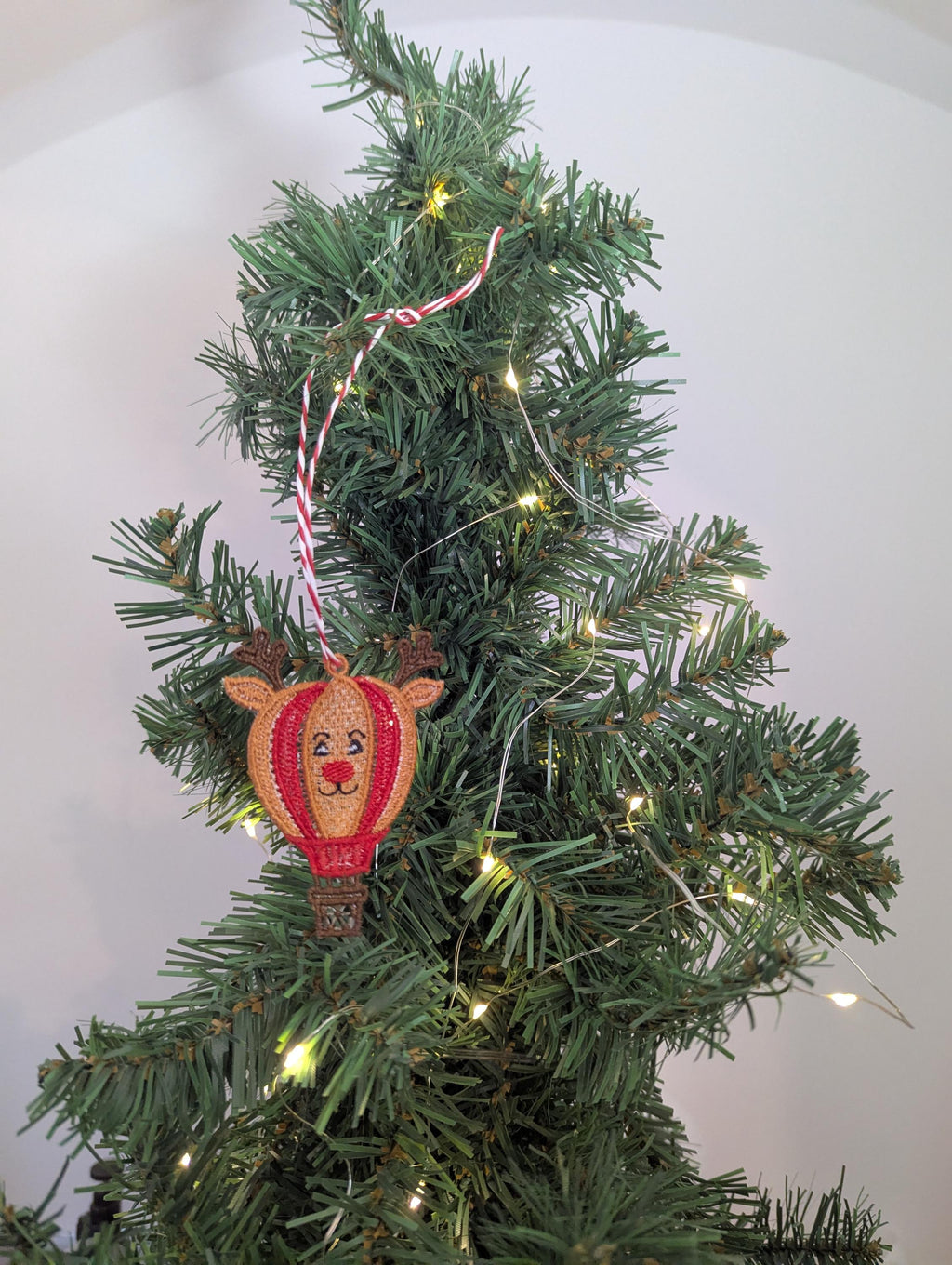 Lace Reindeer Hot Air Balloon Christmas Ornament