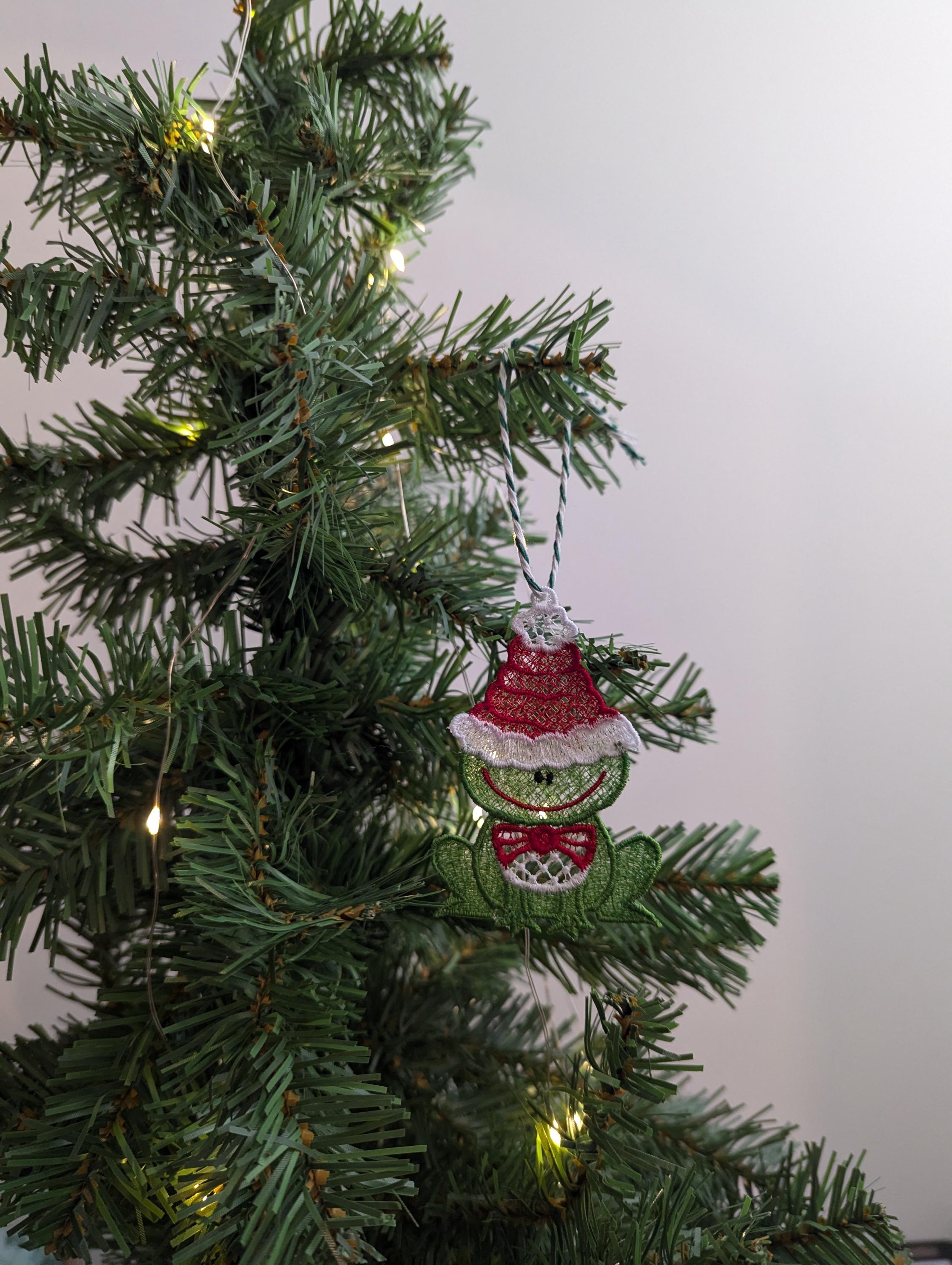 Embroidered Christmas Frog Ornament: Festive Holiday Decor