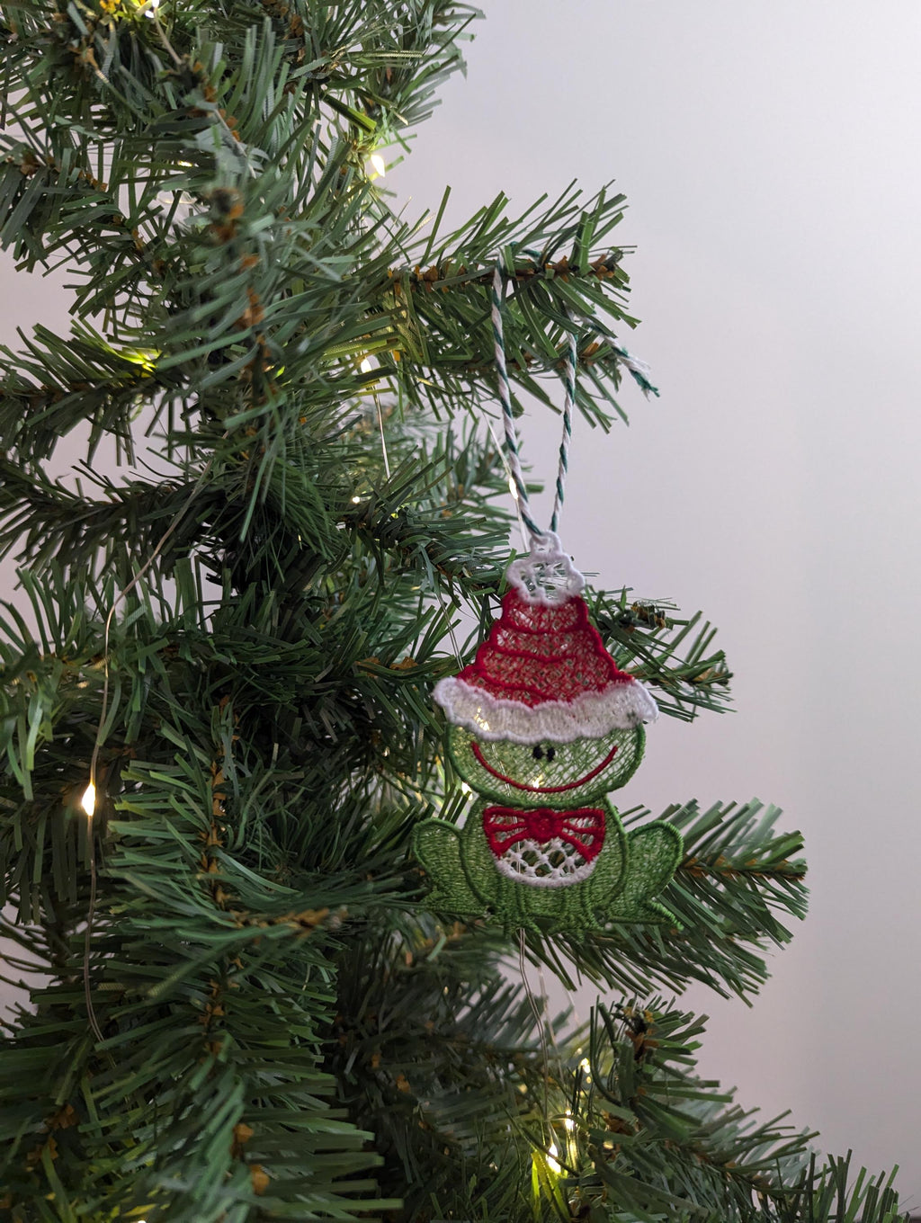 Embroidered Christmas Frog Ornament: Festive Holiday Decor