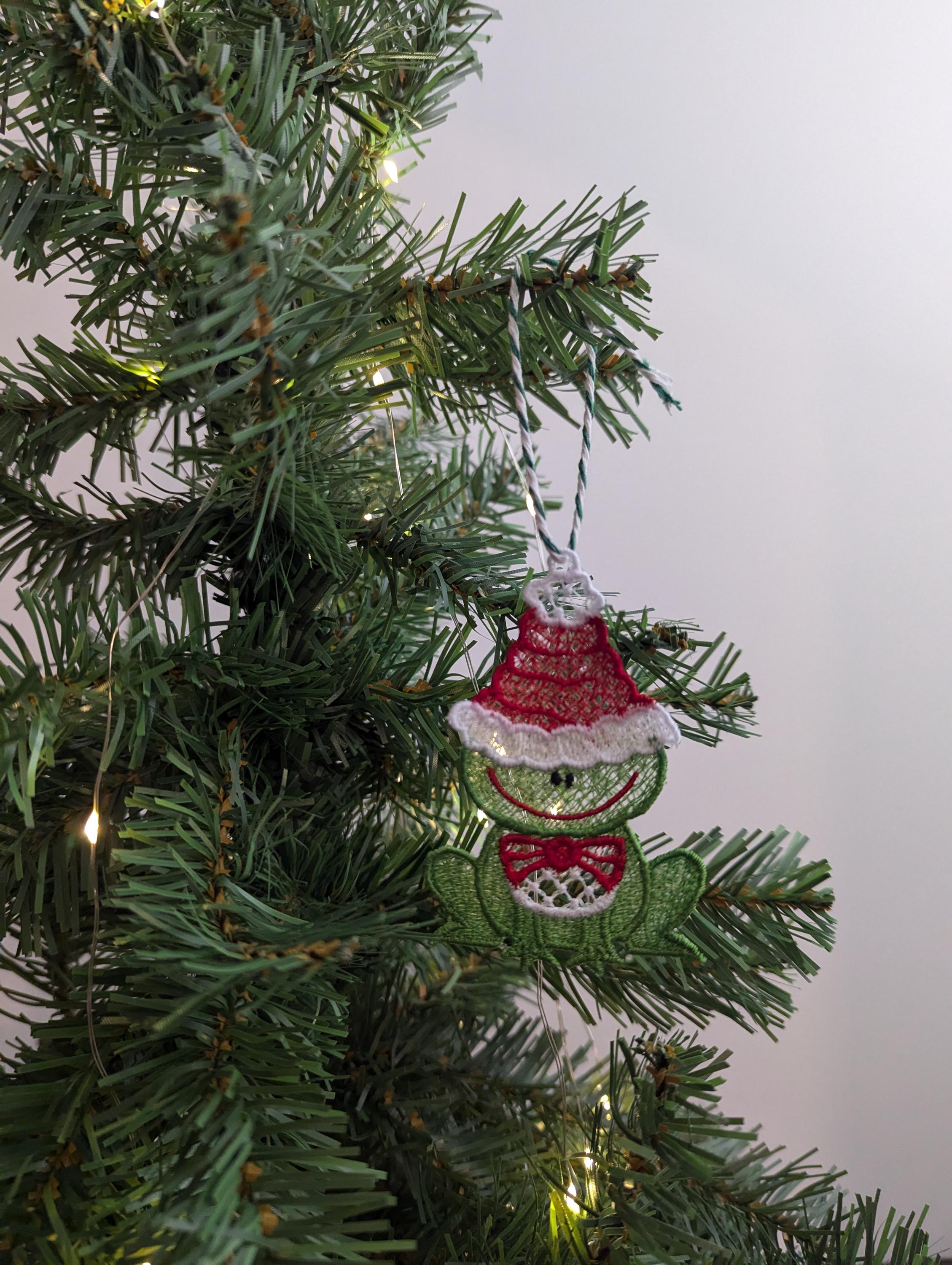 Embroidered Christmas Frog Ornament: Festive Holiday Decor