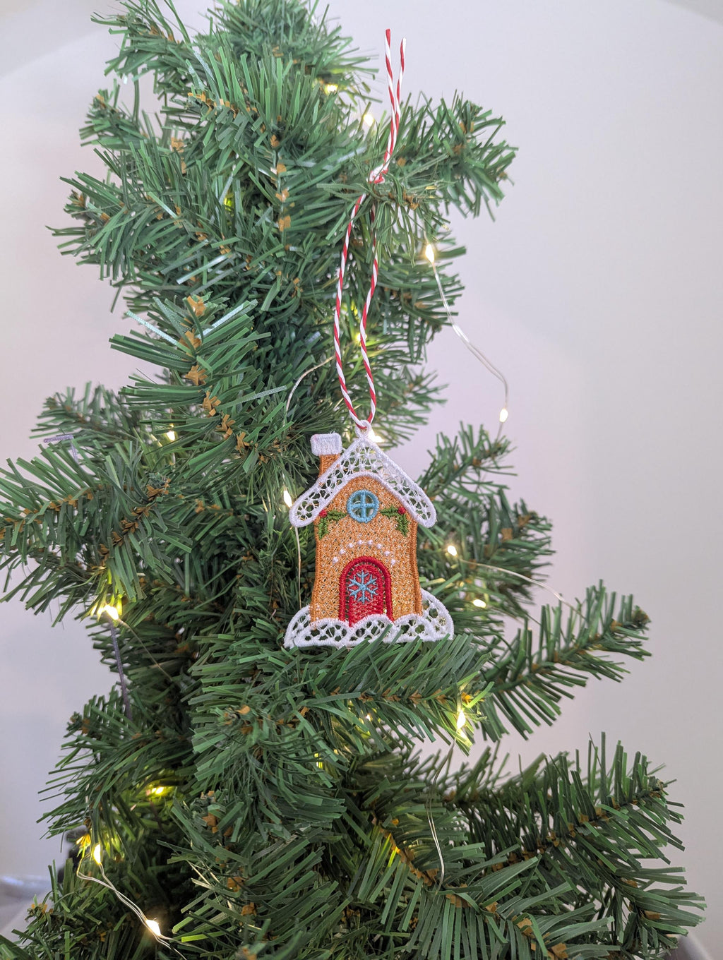 Machine Embroidery Gingerbread House Ornament: Lace Christmas Decoration