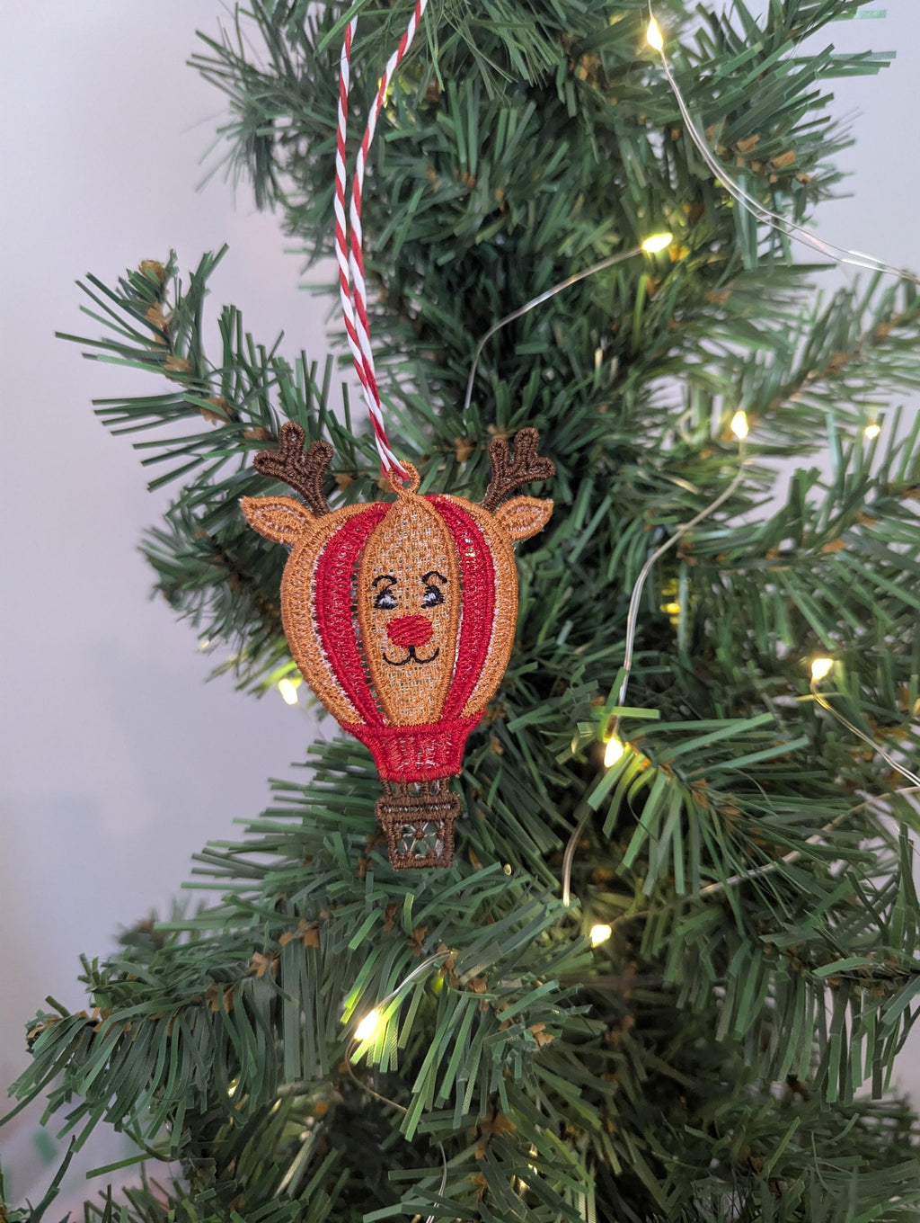 Lace Reindeer Hot Air Balloon Christmas Ornament