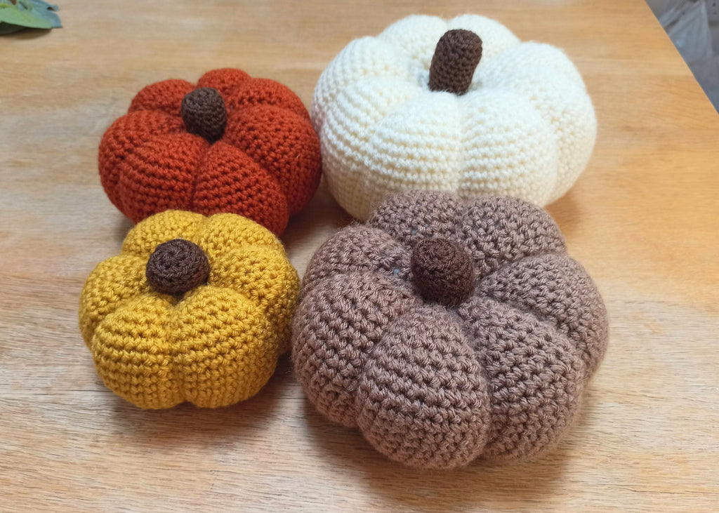 Lot de 4 grandes citrouilles au crochet, citrouille blanche, décoration de table, décoration d'automne