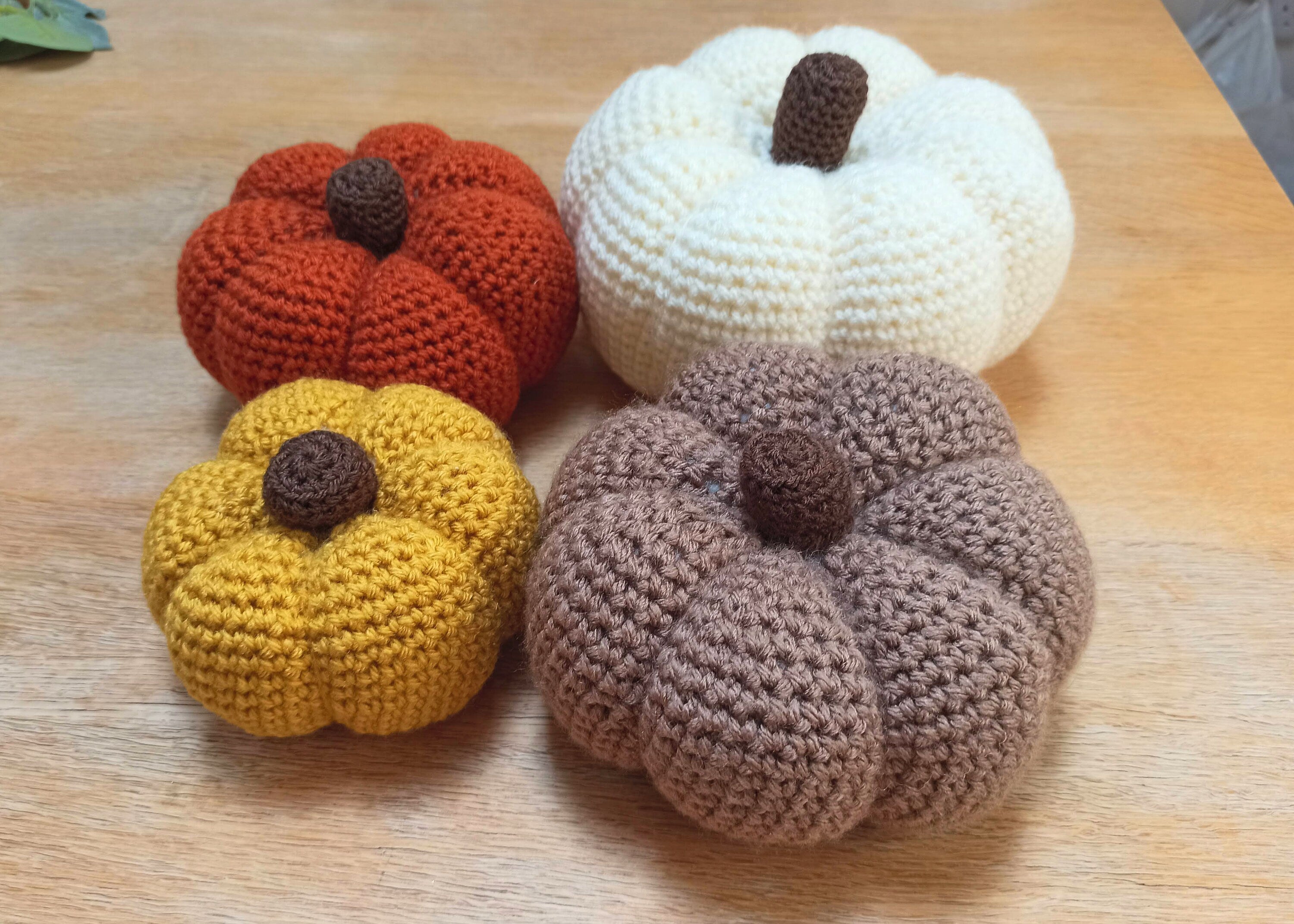 Lot de 4 grandes citrouilles au crochet, citrouille blanche, décoration de table, décoration d'automne