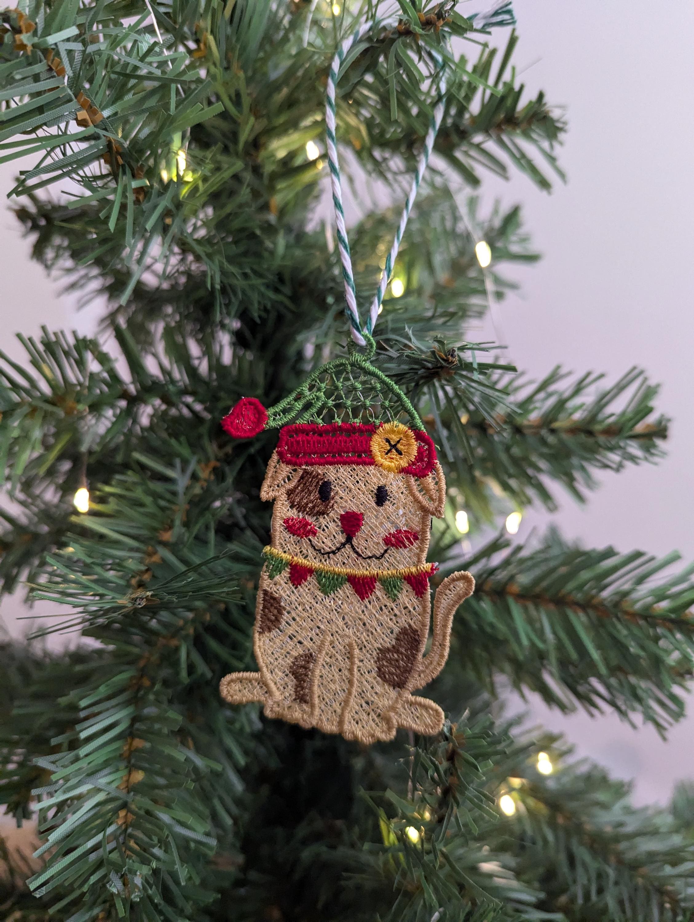 Lace Christmas Dog Ornament: Machine Embroidery Pet Decoration